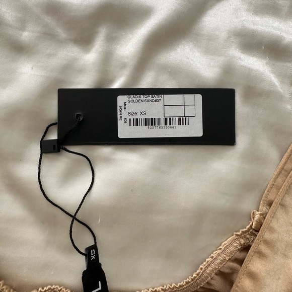 bnwt MOTEL top - Picture 3 of 3